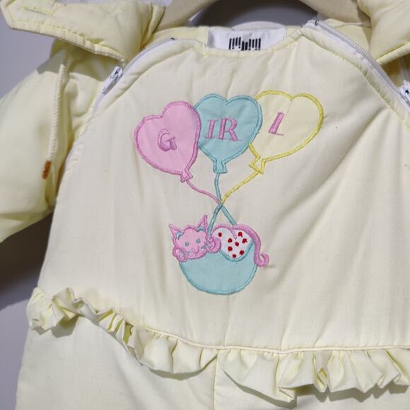 Vintage Baby Girls Sz 0-6 mos Yellow Puffy Bunting Snow Suit One Piece Coat Cat - Picture 2 of 9